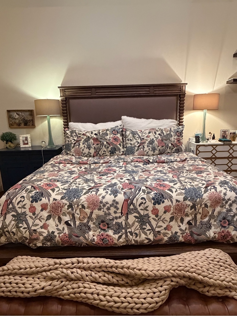 Pottery Barn - Ivory Bloom Sateen Duvet Cover & 2 King Shams - Picture 12 of 12
